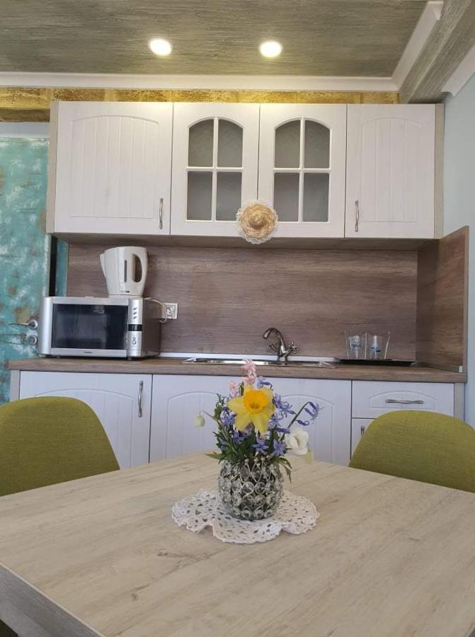 Vromos Guest House Chernomorets Eksteriør billede