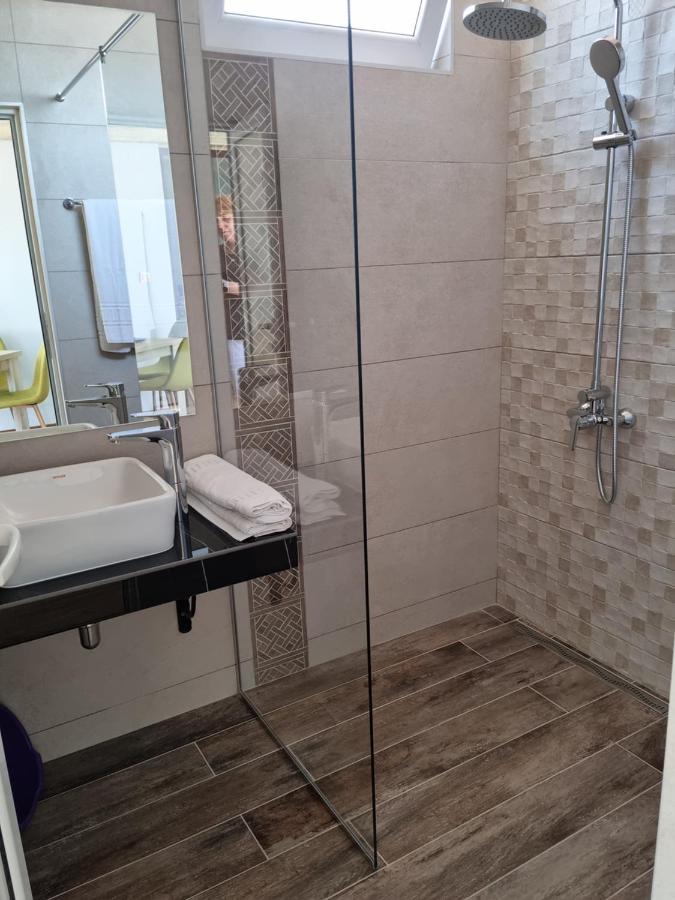Vromos Guest House Chernomorets Eksteriør billede